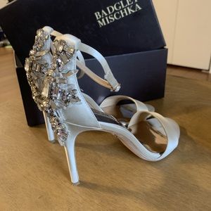 Badgley Mischka ‘Bartley’ bridal pumps - Size 8.5
